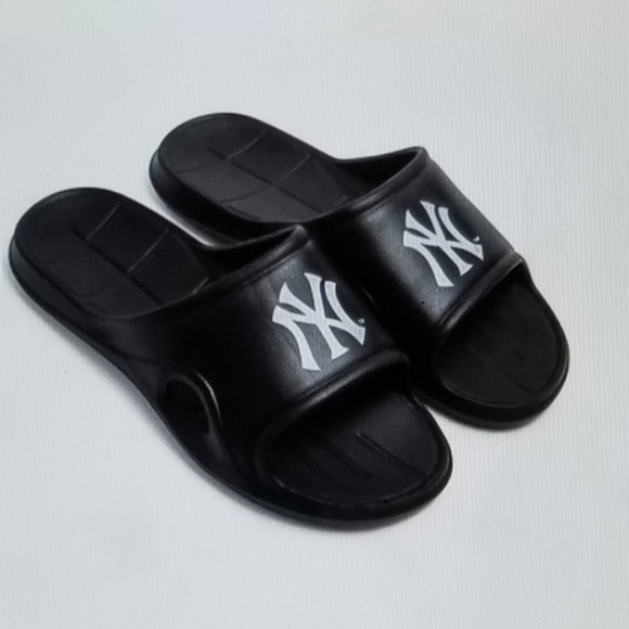 New York Yankee Slides. NBA. NWT - Picture 2 of 2